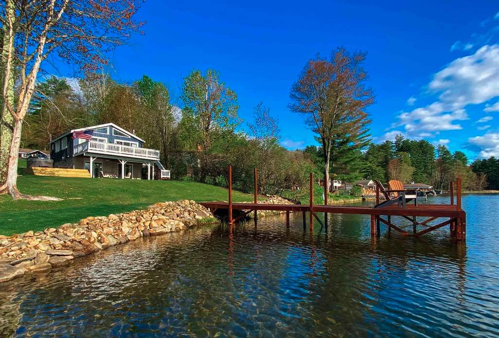 Lakeshore Cottage